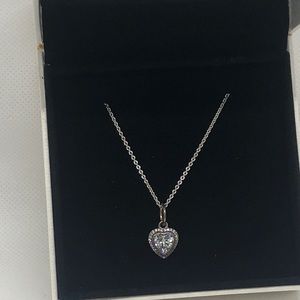 Pandora heart pendant necklace